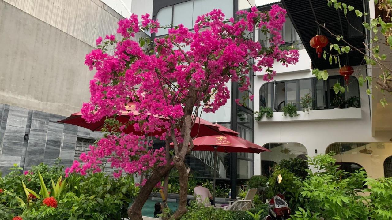 Life Boutique Hotel Hue Exterior photo
